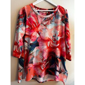 Stunning Soft Surroundings floral tunic medium gorgeous flowers